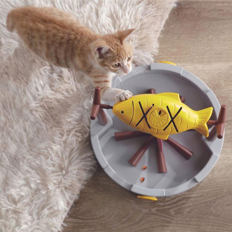 Pet Pals Grilled Fish Interactive Dispensing Cat Toy image number null